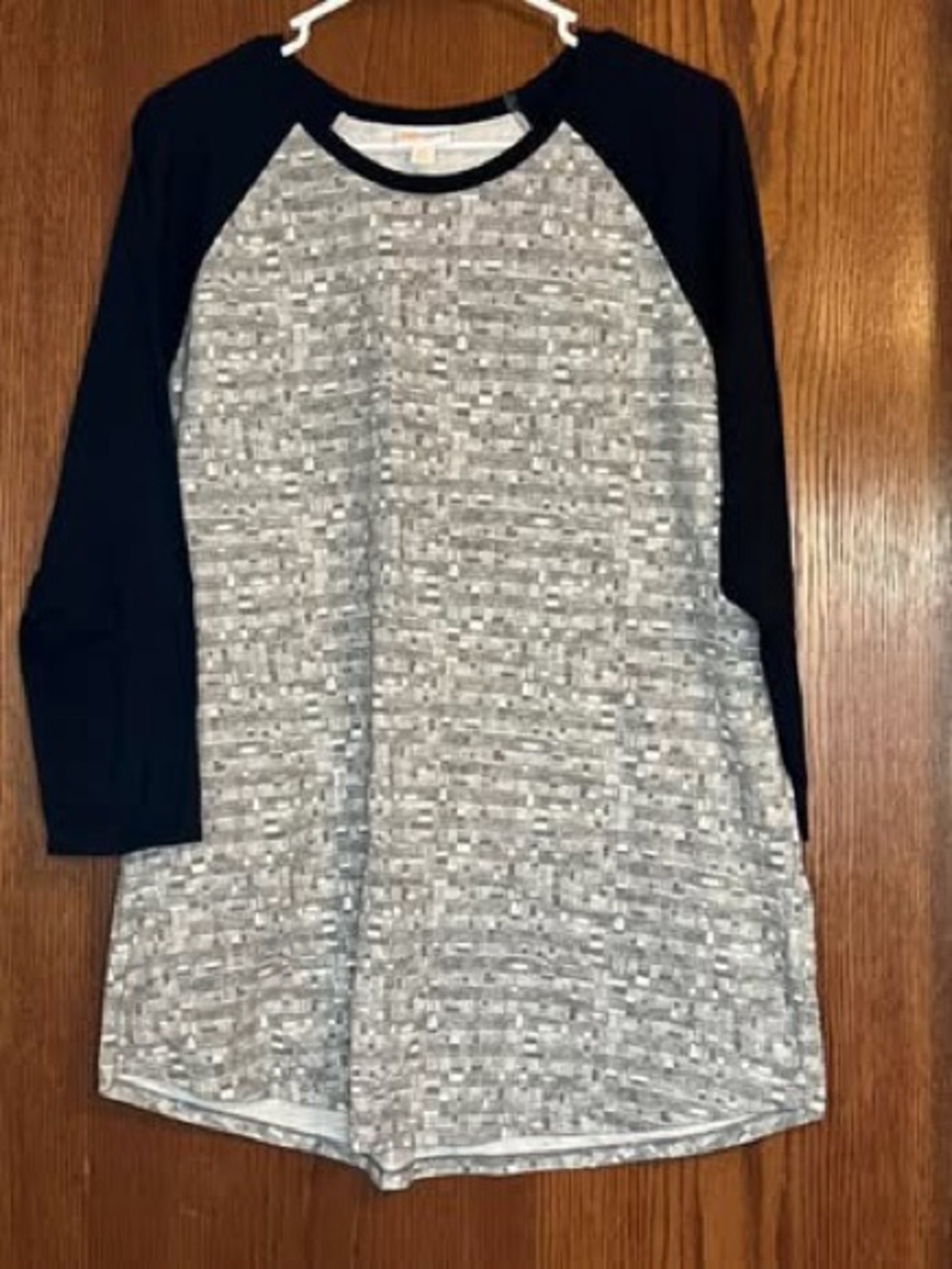 LuLaRoe Long Sleeve Raglan Tee in Black and Gray